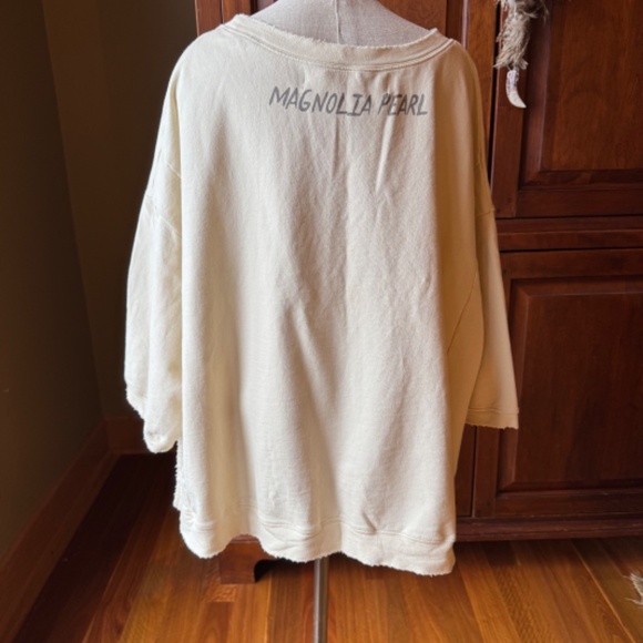 Magnolia Pearl Shine Fearlessly Sweatshirt *RARE - Picture 6 of 7